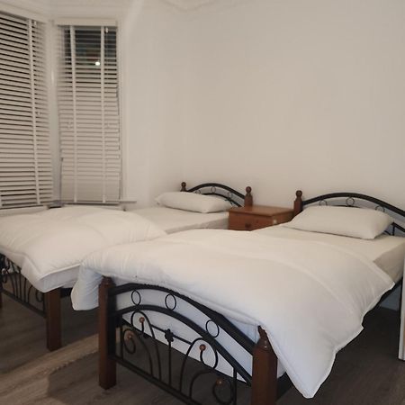 Stayeasy En-Suite London Szoba fotó
